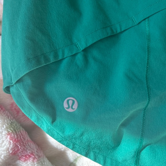 Lululemon Green speed up shorts - Picture 3 of 4